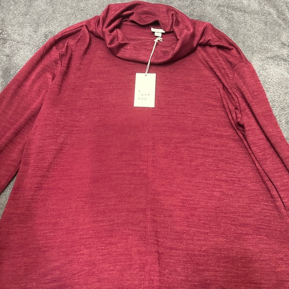 Burgundy turtleneck sweater - Picture 2 of 4